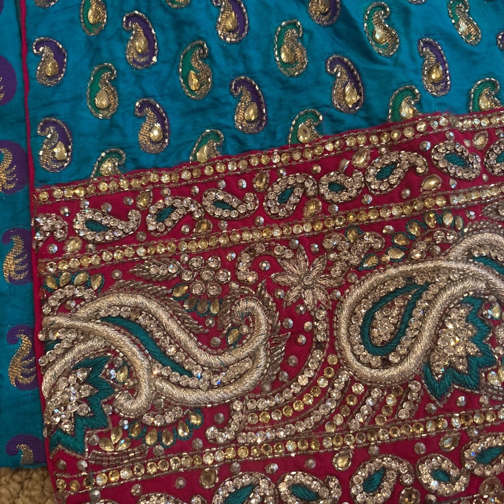 3 Piece Salwar Suit - Picture 2 of 8